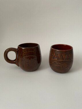 LOT OF 2 VINTAGE SOUVENIR HAWAIIAN MUGS